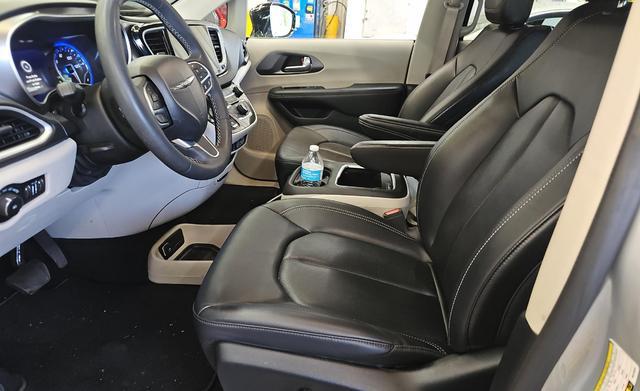 used 2024 Chrysler Pacifica car, priced at $28,943