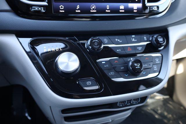 used 2024 Chrysler Pacifica car, priced at $26,975