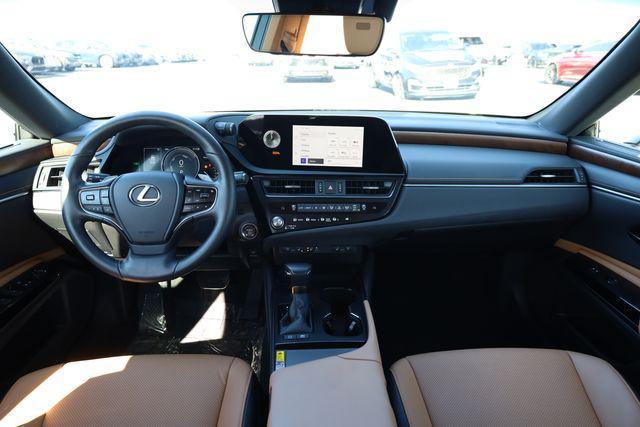 used 2024 Lexus ES 300h car, priced at $40,000
