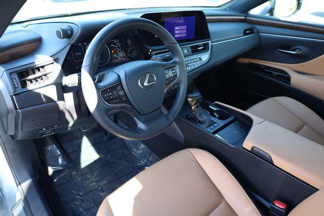 used 2024 Lexus ES 300h car, priced at $40,000