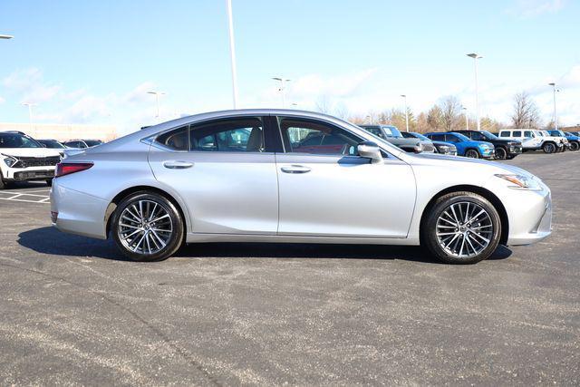 used 2024 Lexus ES 300h car, priced at $40,000