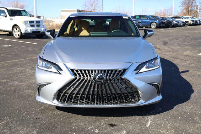 used 2024 Lexus ES 300h car, priced at $40,000