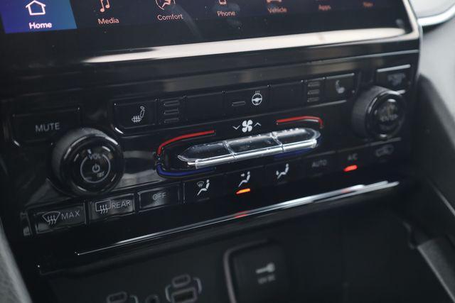 new 2025 Jeep Grand Cherokee car, priced at $45,593