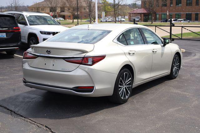 used 2024 Lexus ES 300h car, priced at $39,480