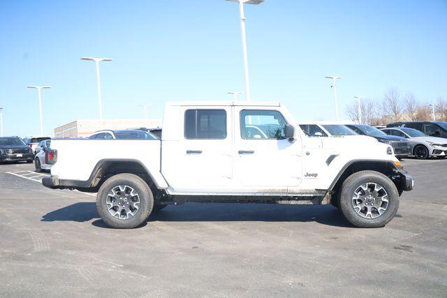 new 2026 Jeep Gladiator car, priced at $42,065