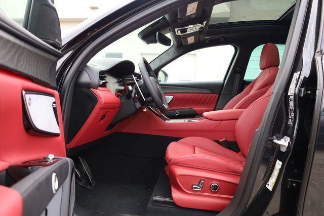 new 2025 Maserati Grecale car, priced at $76,997