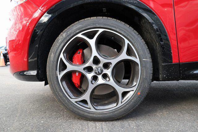 new 2025 Alfa Romeo Tonale car, priced at $34,617