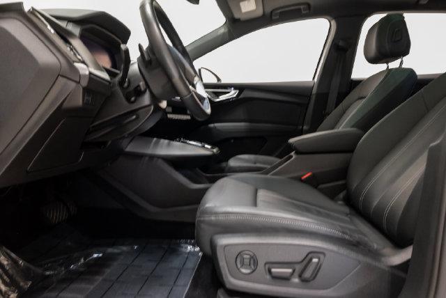 Audi Q4 e-tron view 11