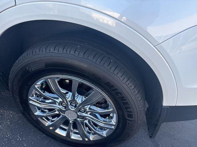 used 2017 Cadillac XT5 car, priced at $15,990