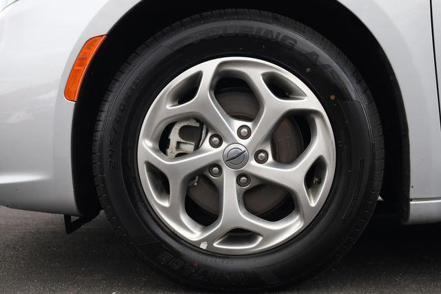 used 2024 Chrysler Pacifica car, priced at $32,650