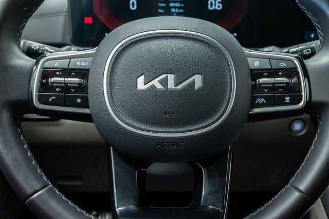 used 2025 Kia Carnival car, priced at $33,994