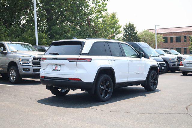 new 2025 Jeep Grand Cherokee car, priced at $40,027