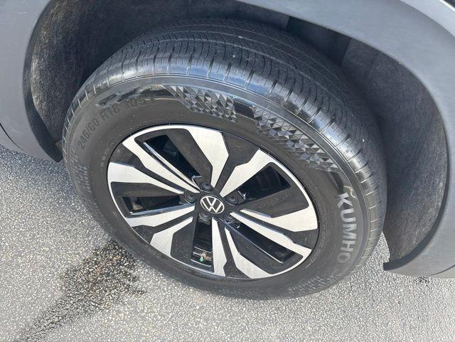 used 2024 Volkswagen Atlas car, priced at $27,420