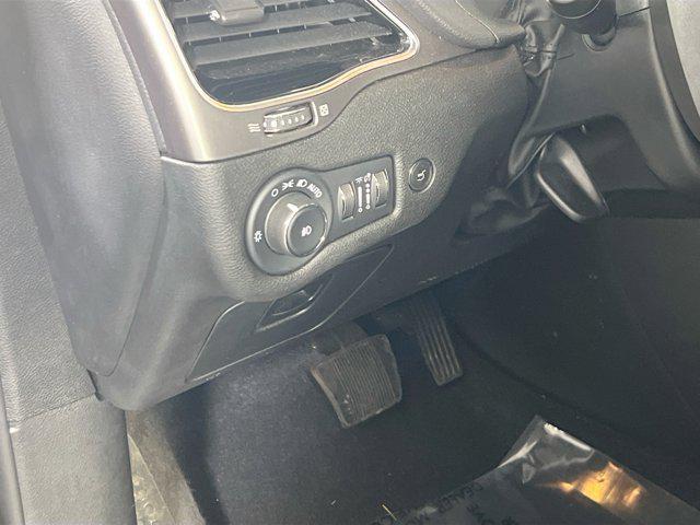 used 2022 Jeep Cherokee car, priced at $24,339