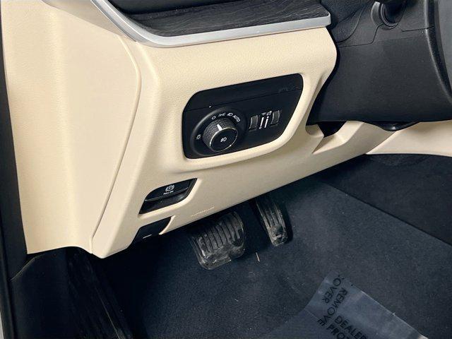 used 2023 Jeep Grand Cherokee car, priced at $34,905