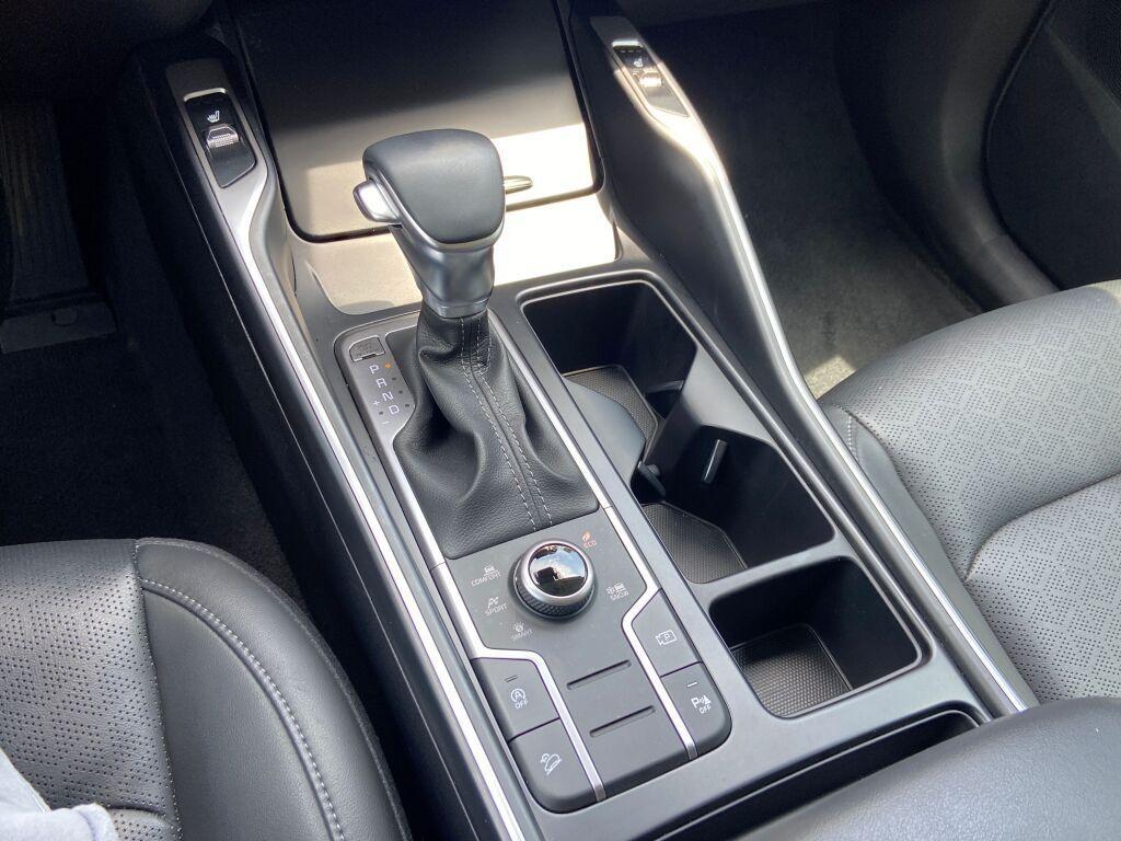 used 2022 Kia Sorento car, priced at $24,995