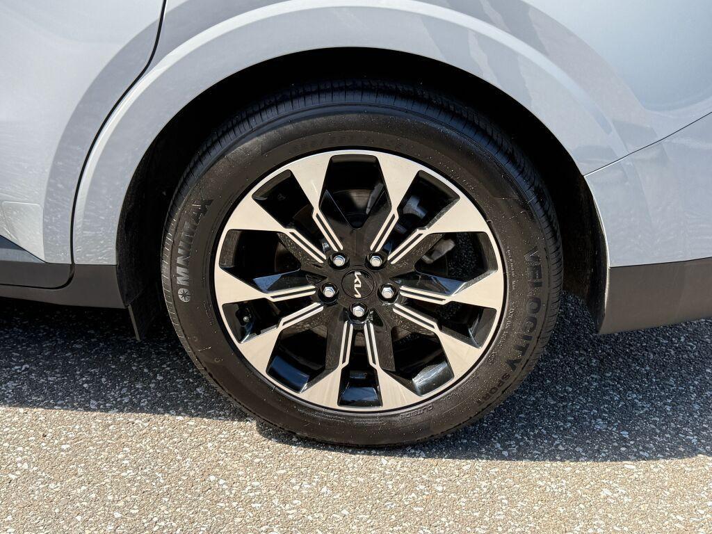 used 2023 Kia Carnival car, priced at $35,996