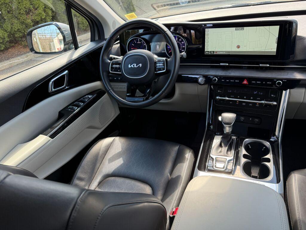 used 2023 Kia Carnival car, priced at $35,996