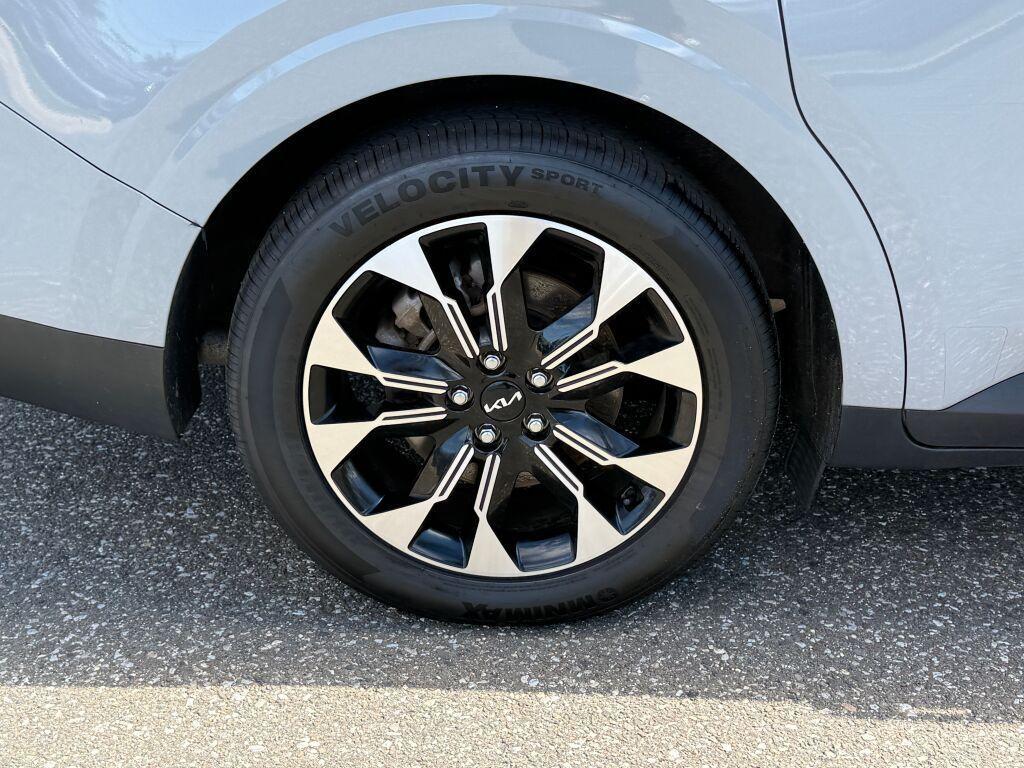 used 2023 Kia Carnival car, priced at $35,996