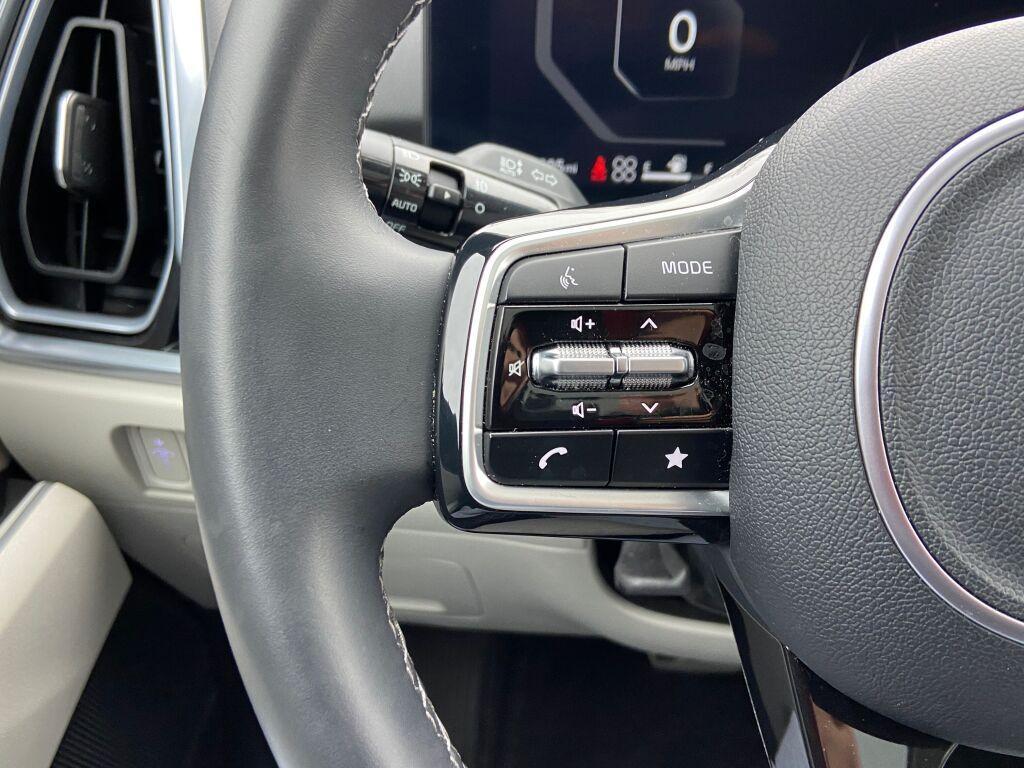 used 2025 Kia Sorento car, priced at $35,433