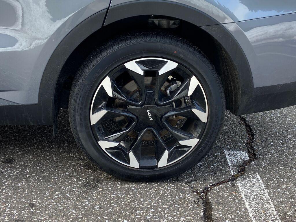 used 2025 Kia Sorento car, priced at $33,996