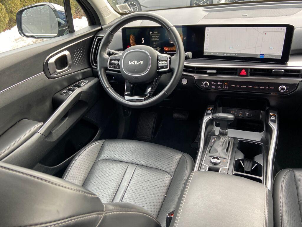 used 2025 Kia Sorento car, priced at $31,391
