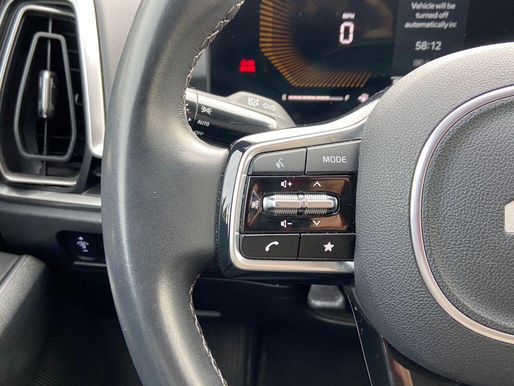 used 2025 Kia Sorento car, priced at $31,391