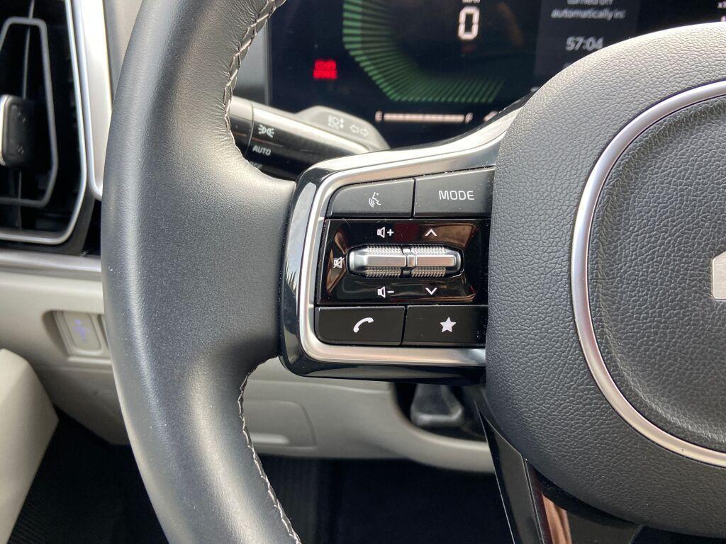 used 2025 Kia Sorento car, priced at $31,545