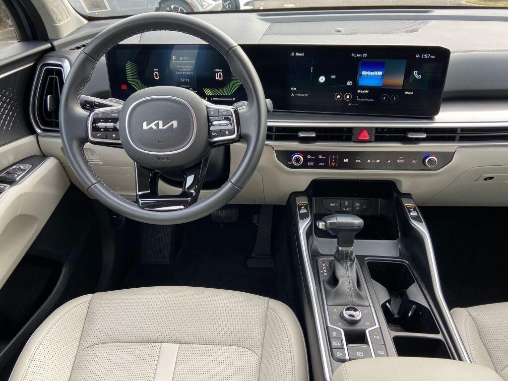 used 2025 Kia Sorento car, priced at $31,545