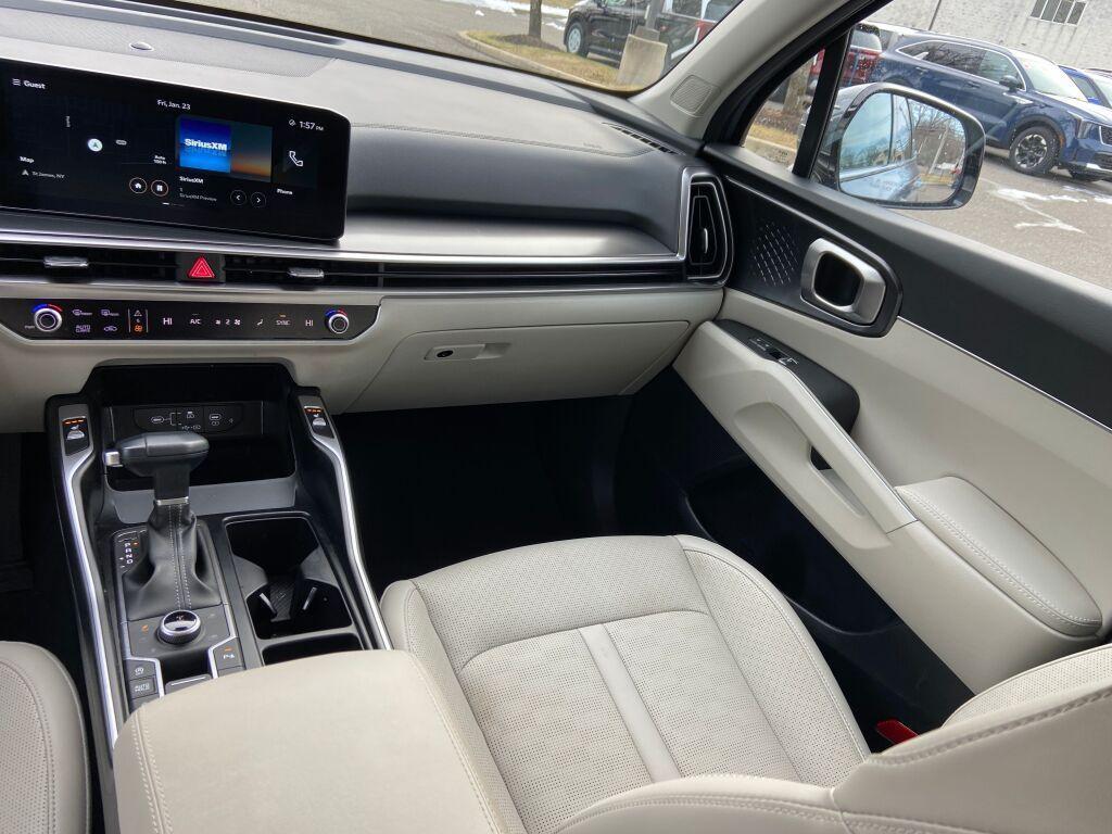 used 2025 Kia Sorento car, priced at $31,545