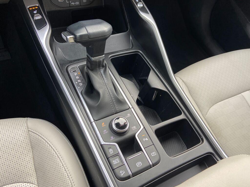 used 2025 Kia Sorento car, priced at $31,545