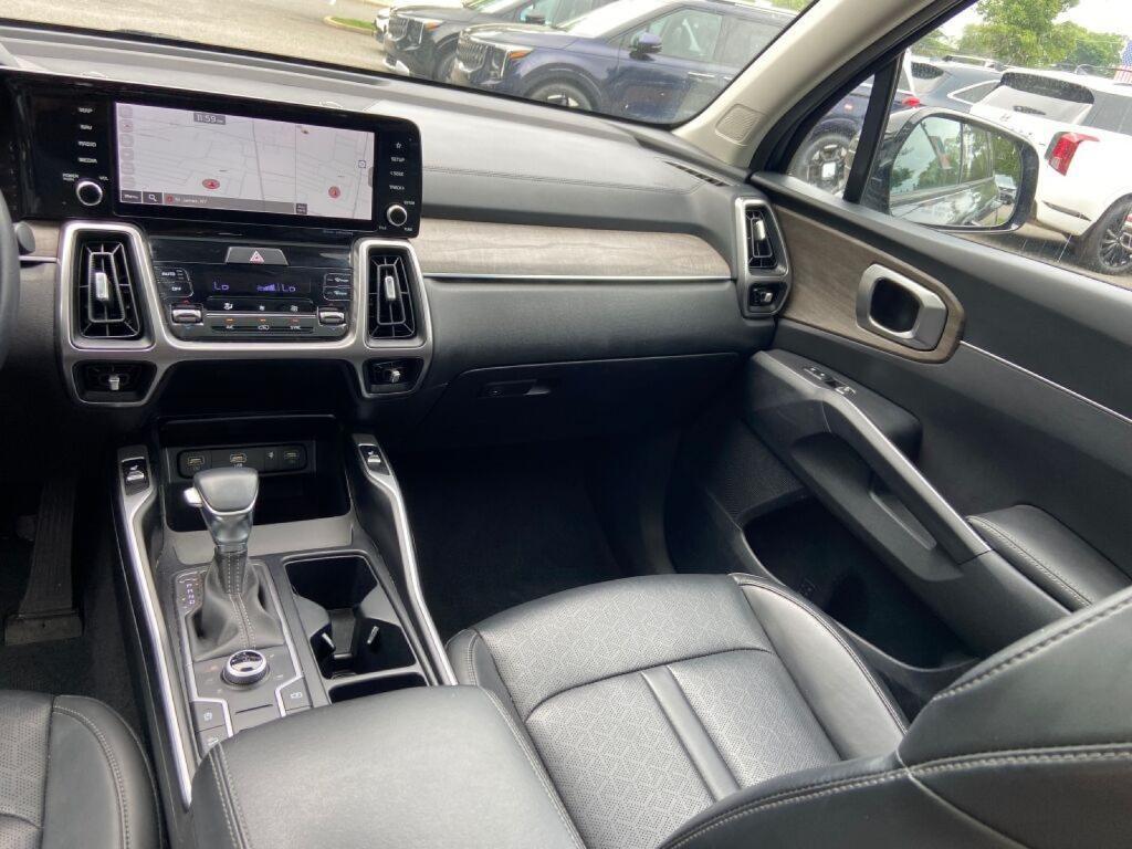 used 2023 Kia Sorento car, priced at $29,995