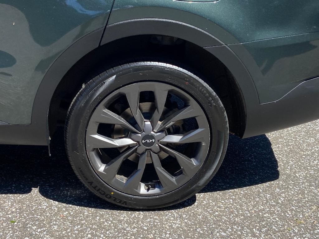 used 2023 Kia Sorento car, priced at $32,299
