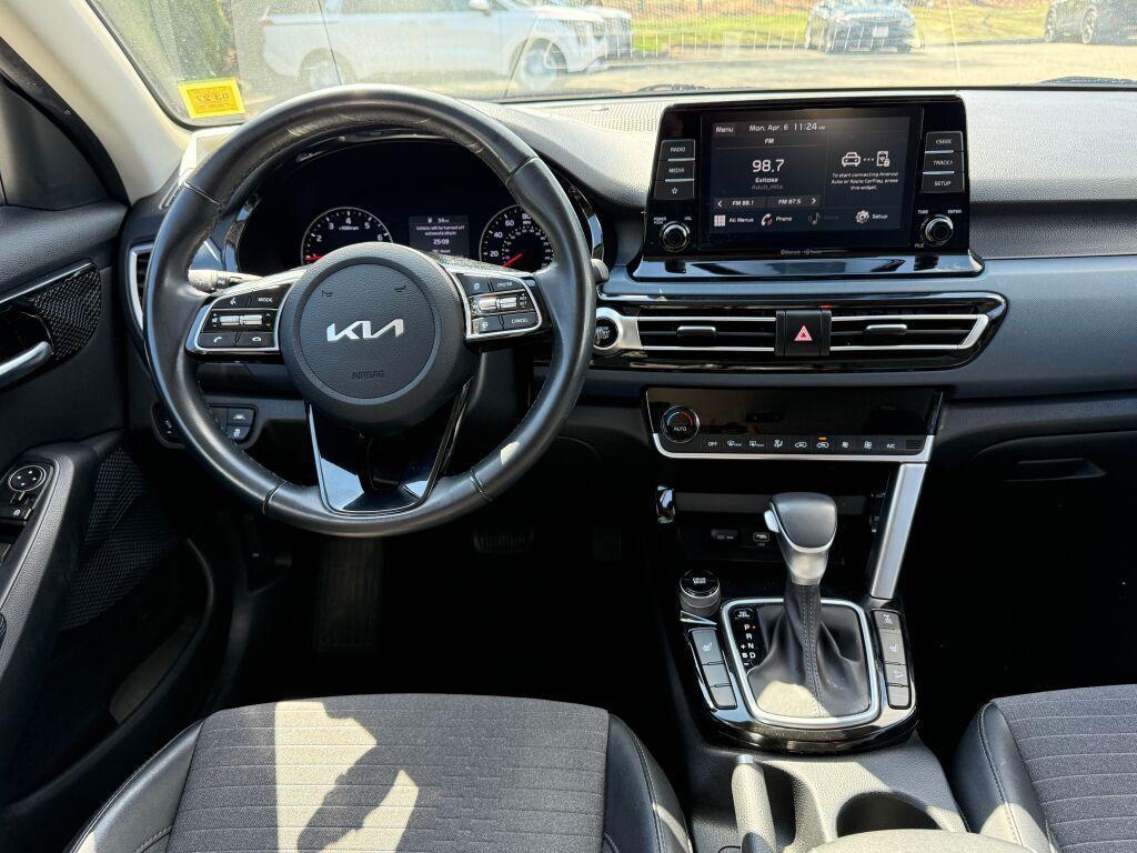 used 2023 Kia Seltos car, priced at $21,456