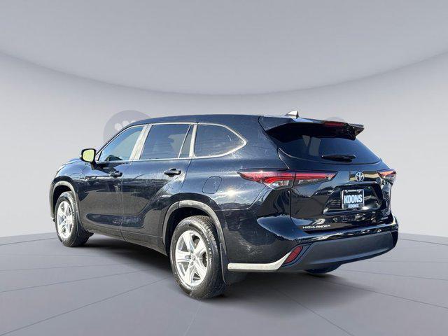 used 2024 Toyota Highlander car, priced at $30,995