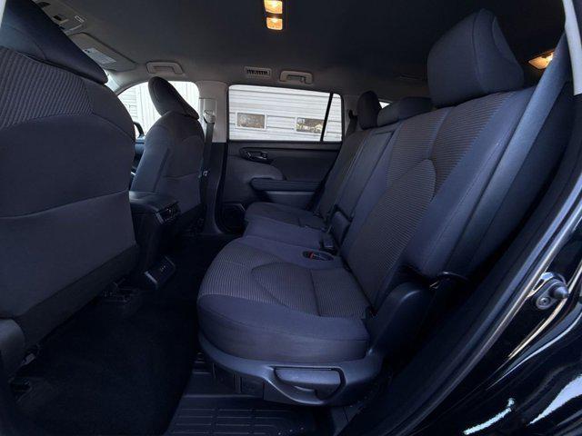 used 2024 Toyota Highlander car, priced at $30,995