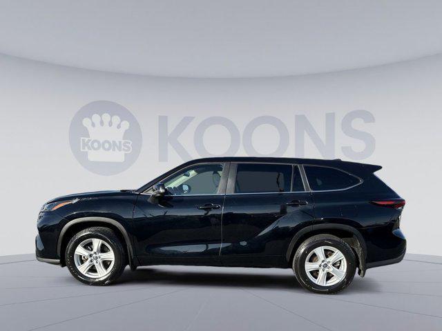 used 2024 Toyota Highlander car, priced at $30,995