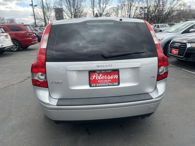 used 2006 Volvo V50 car, priced at $9,500