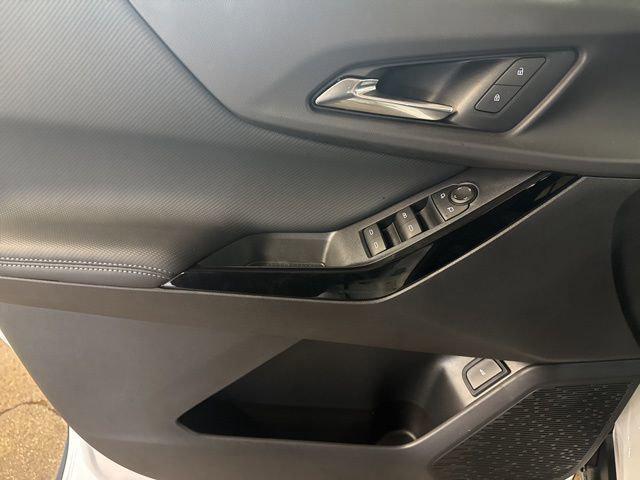 new 2026 Chevrolet Equinox car, priced at $31,870