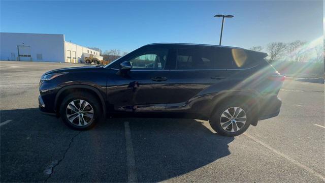 used 2021 Toyota Highlander car, priced at $27,892
