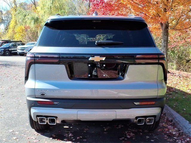 new 2026 Chevrolet Traverse car, priced at $43,920