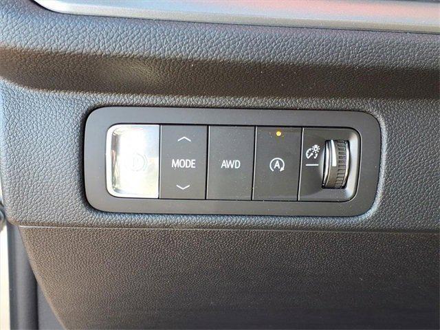 new 2026 Chevrolet Traverse car, priced at $43,920