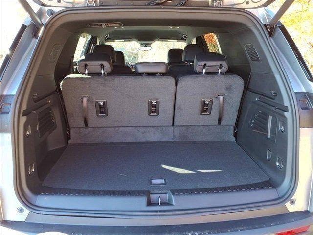 new 2026 Chevrolet Traverse car, priced at $43,920