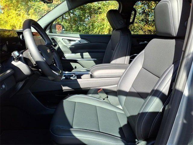 new 2026 Chevrolet Traverse car, priced at $45,420