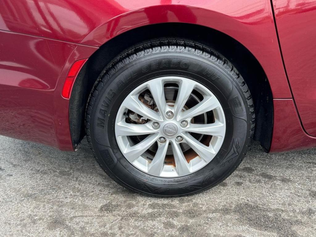 used 2018 Chrysler Pacifica car, priced at $10,999