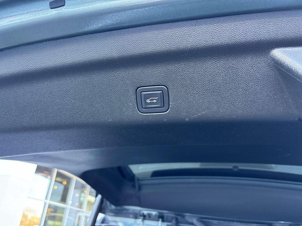 used 2024 GMC Yukon car, priced at $65,900