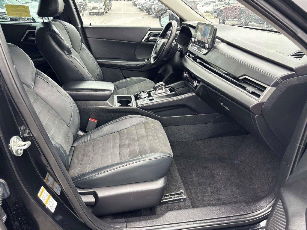 used 2023 Mitsubishi Outlander car, priced at $20,280
