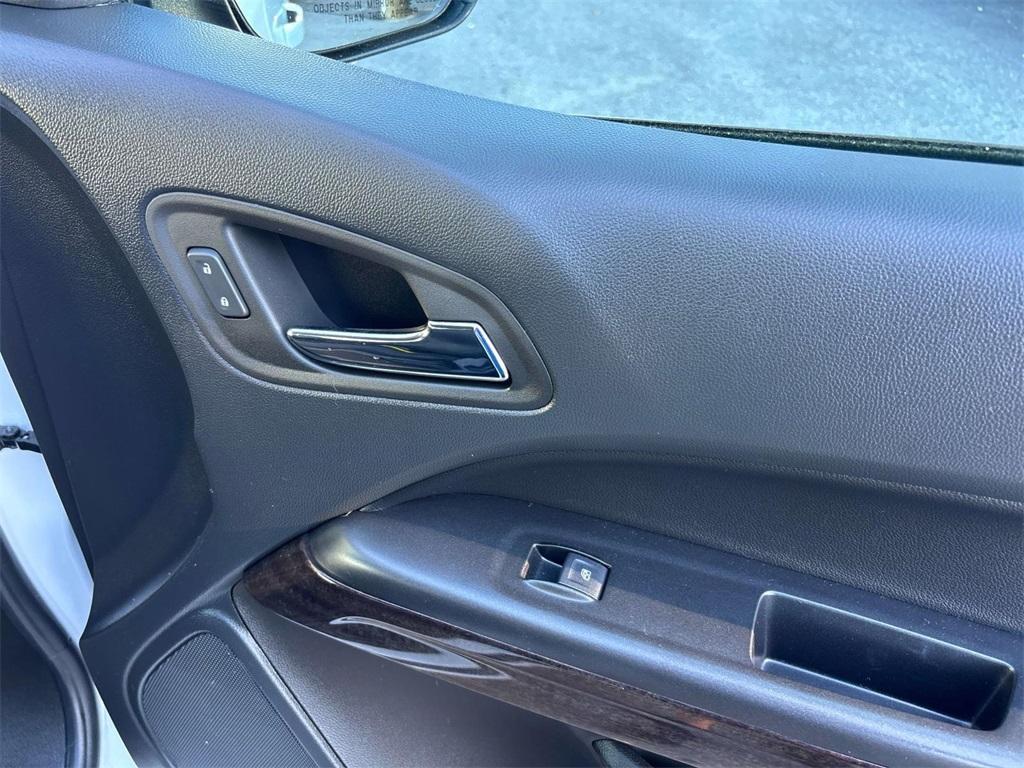 used 2022 GMC Canyon car, priced at $27,300