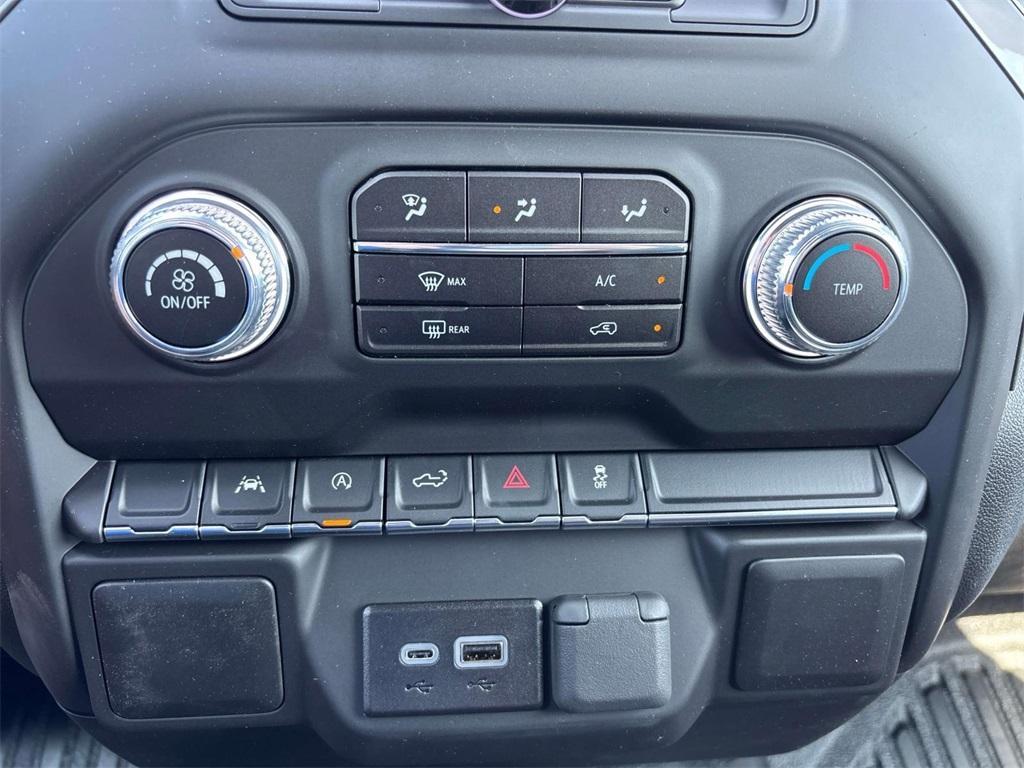 new 2025 GMC Sierra 1500 car, priced at $41,375