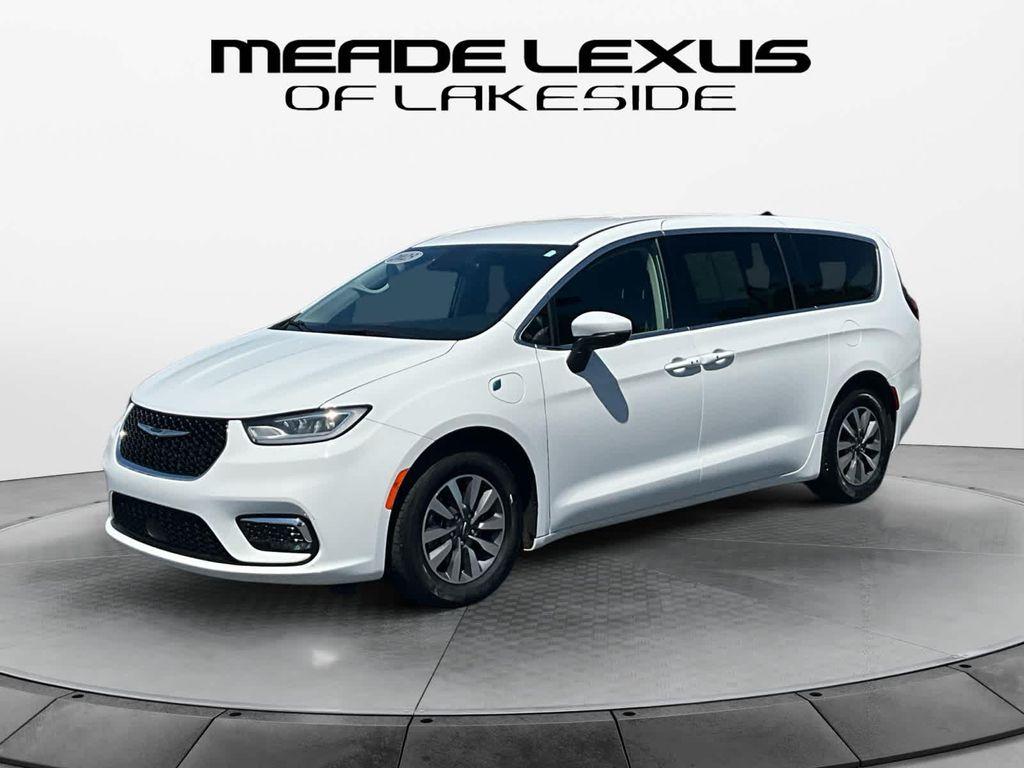 used 2023 Chrysler Pacifica Hybrid car, priced at $21,779